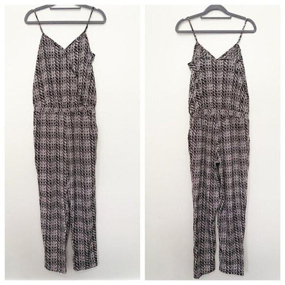 5/$25 Express black and white jumpsuit‎ romper - Picture 1 of 8